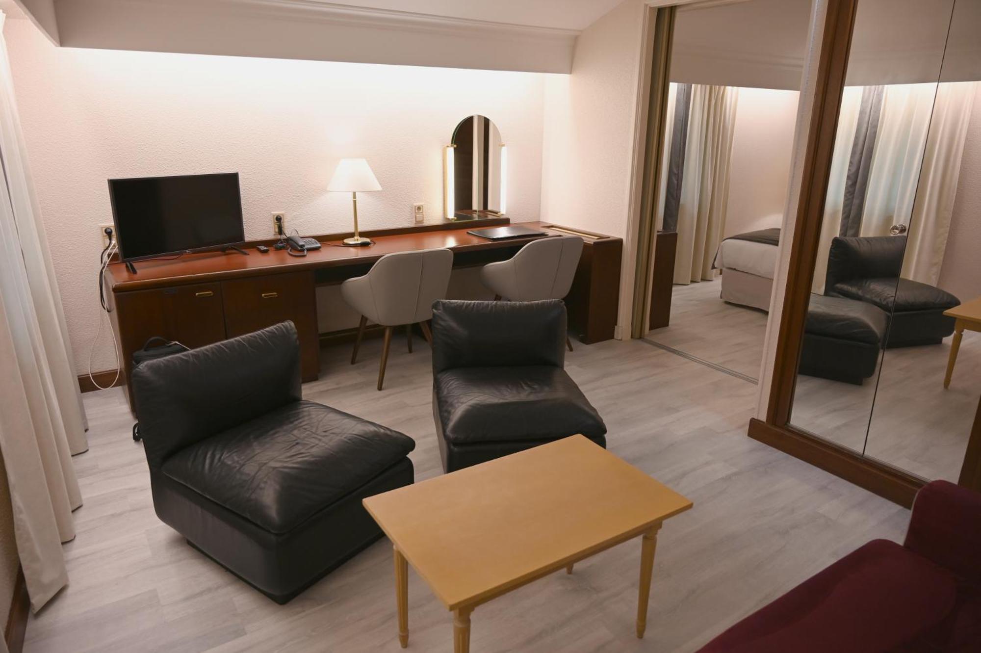 Hotel Le Rempart Tournus Room photo